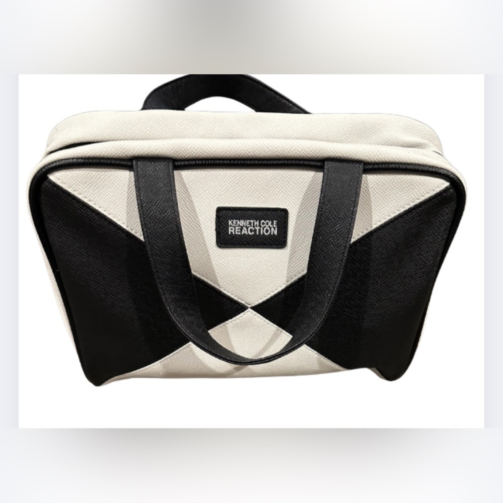 Kenneth Cole Reaction Black and Cream Toiletry Bag